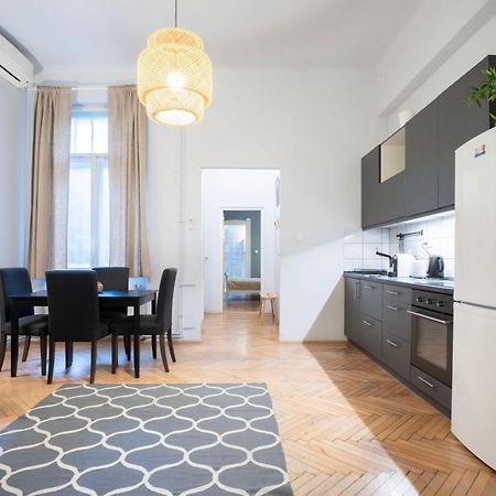 Super Comfort Apartment With 3 Rooms Next To Opera Будапеща Екстериор снимка