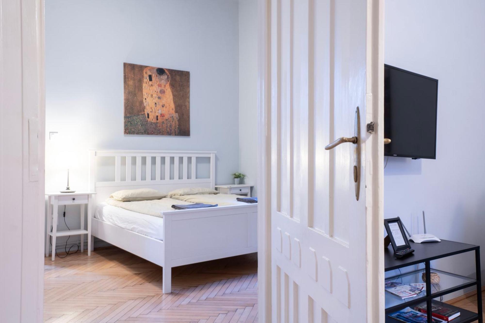 Super Comfort Apartment With 3 Rooms Next To Opera Будапеща Екстериор снимка